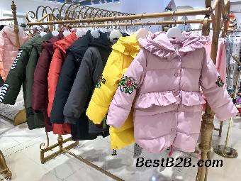 世紀(jì)藍(lán)都 兒童服裝一手貨源批發(fā)，當(dāng)季新款棉服廠家直銷(xiāo)